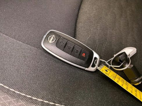 Certified 2024 Nissan Pathfinder SV image 8