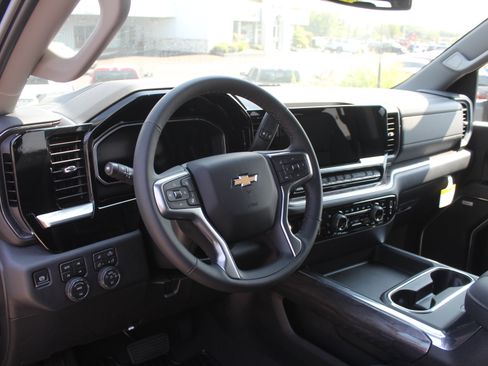 New 2026 Chevrolet Silverado 2500 LTZ w/ LTZ Convenience Package AWD/4WD image 15