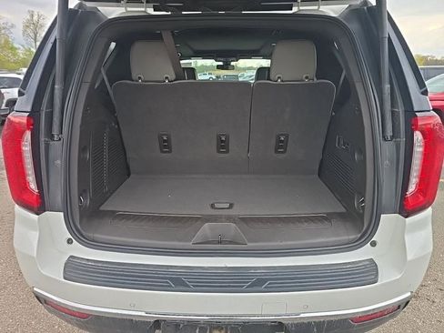 Used 2022 GMC Yukon SLT w/ SLT Premium Package AWD/4WD image 10