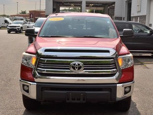 Used 2017 Toyota Tundra SR5 AWD/4WD image 3