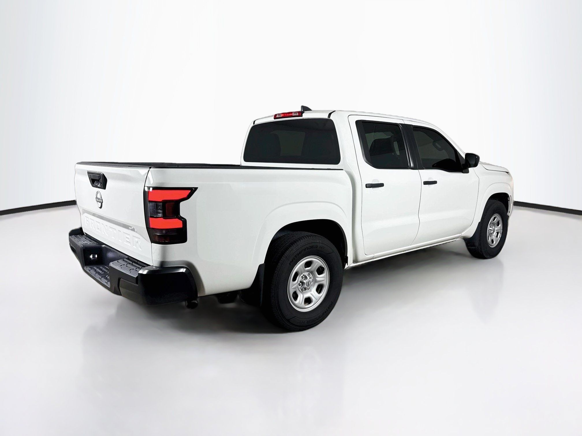 Used 2024 Nissan Frontier S RWD image 30