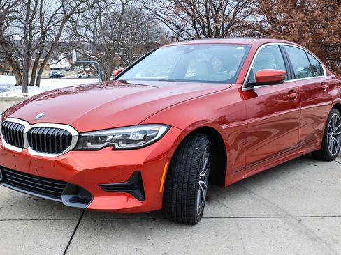 Used 2019 BMW 330i xDrive Sedan w/ Premium Package image 3