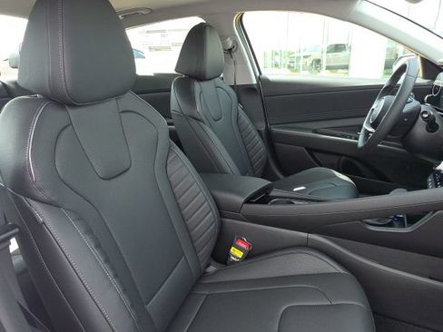 New 2026 Hyundai Elantra Limited FWD image 9