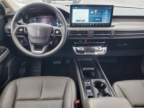 Certified 2023 Lincoln Corsair FWD w/ Equipment Group 101A image 23