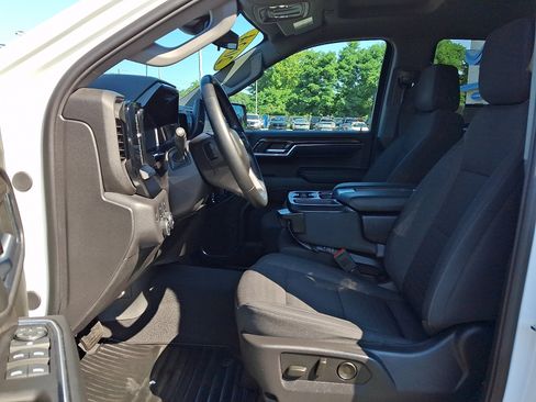 Used 2024 Chevrolet Silverado 1500 LT AWD/4WD image 14