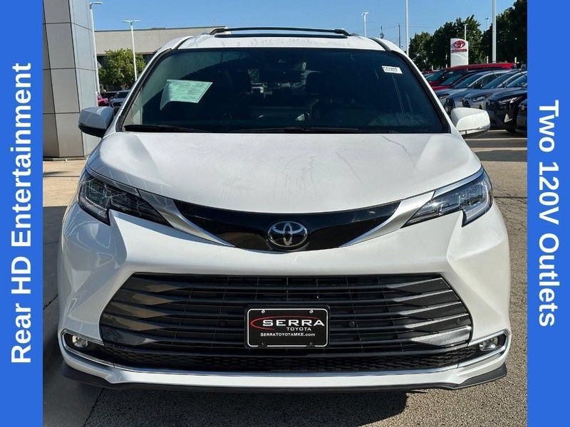 Used 2026 Toyota Sienna Limited FWD image 9