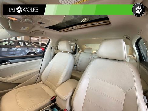 Used 2014 Volkswagen Passat TDI SE FWD image 10
