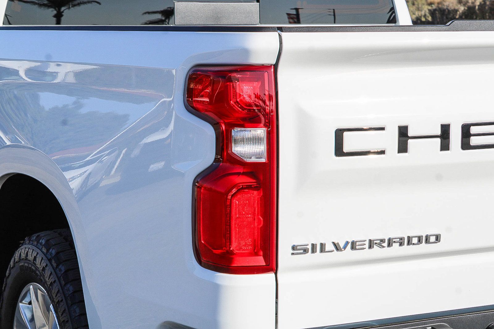 Used 2019 Chevrolet Silverado 1500 LTZ w/ LTZ Plus Package AWD/4WD image 7
