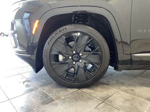 Used 2025 Jeep Wagoneer S Launch Edition image 17