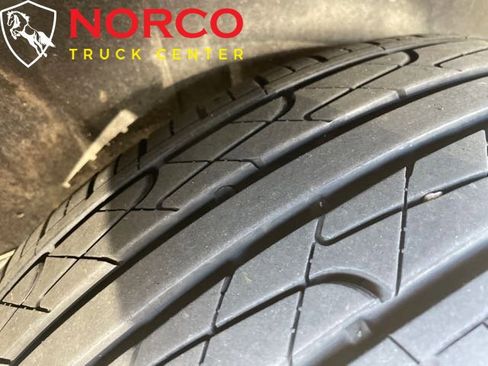 Used 2018 Ford Transit Connect XLT image 9