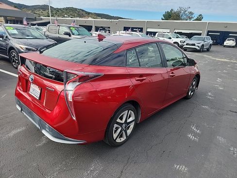 Used 2017 Toyota Prius Three Touring image 5