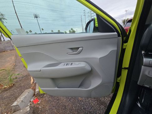 Used 2025 Hyundai Kona SEL image 40