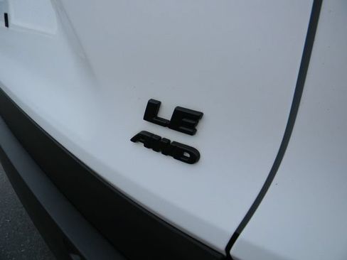 Used 2024 Toyota RAV4 LE AWD/4WD image 8