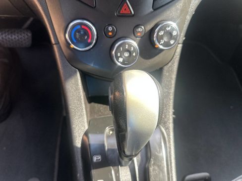 Used 2017 Chevrolet Sonic LT image 22