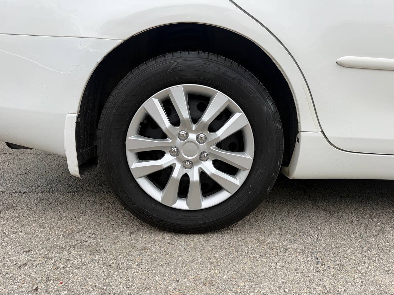 Used 2010 Toyota Camry SE FWD image 31