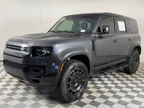 Used 2025 Land Rover Defender 110 V8 AWD/4WD image 2