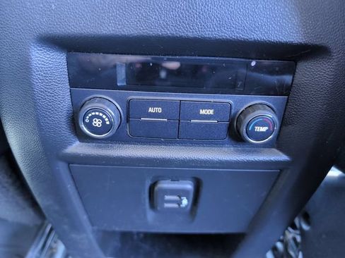 Used 2020 Chevrolet Traverse LT w/ Driver Confidence II Package AWD/4WD image 30