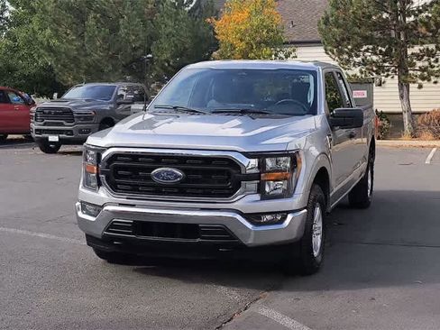 Used 2023 Ford F150 XLT w/ Trailer Tow Package image 4