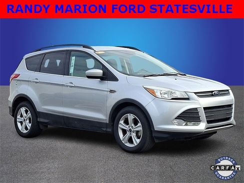 Used 2016 Ford Escape SE w/ Equipment Group 201A image 3