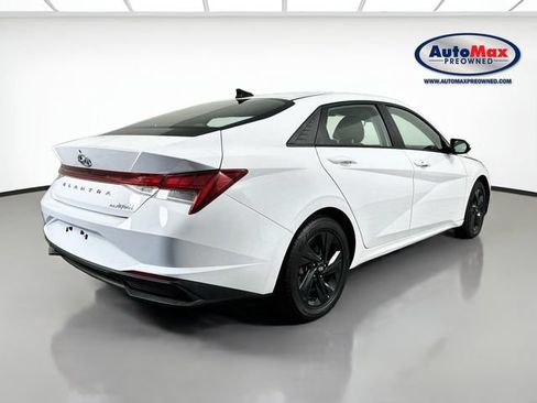 Used 2022 Hyundai Elantra Blue FWD image 2