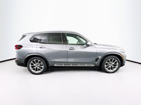 New 2026 BMW X5 xDrive40i w/ Climate Comfort Package image 8