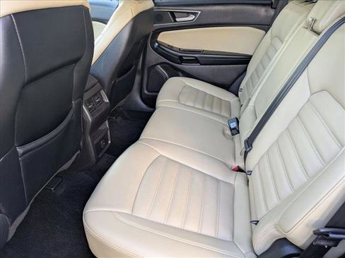 Used 2017 Ford Edge SEL w/ Equipment Group 201A AWD/4WD image 17