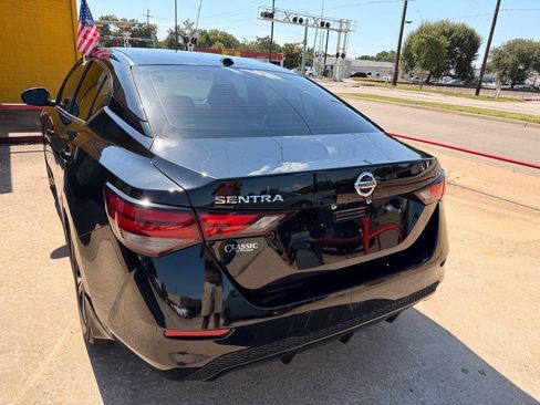 Used 2020 Nissan Sentra SV FWD image 3