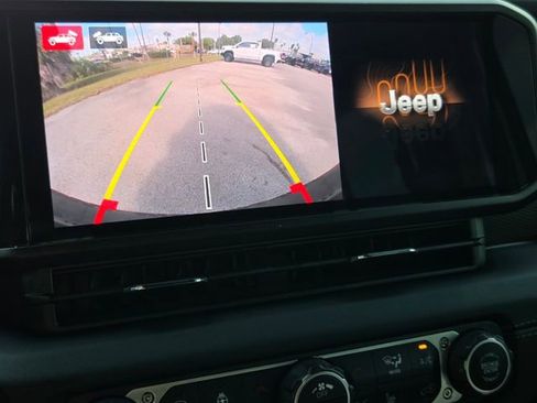 Used 2024 Jeep Wrangler Unlimited Rubicon image 22