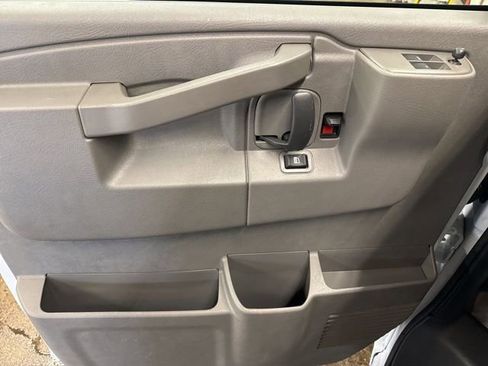 New 2026 GMC Savana 2500 Extended RWD image 10
