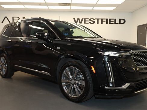 Used 2025 Cadillac XT6 Premium Luxury image 8