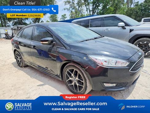 Used 2015 Ford Focus SE w/ SE Sport Package FWD image 5