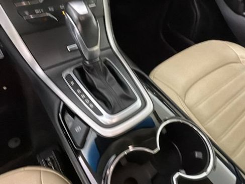 Used 2018 Ford Edge SEL w/ Equipment Group 201A AWD/4WD image 22
