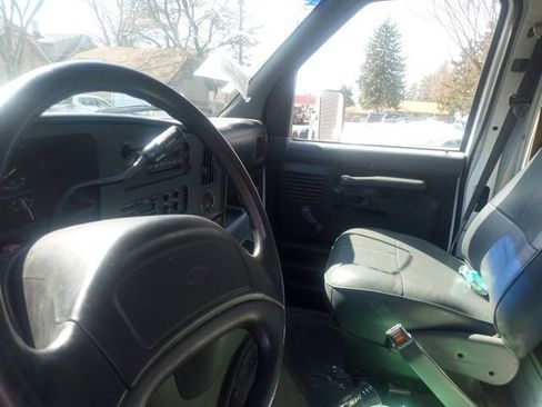 Used 1993 Ford E-350 and Econoline 350 image 10