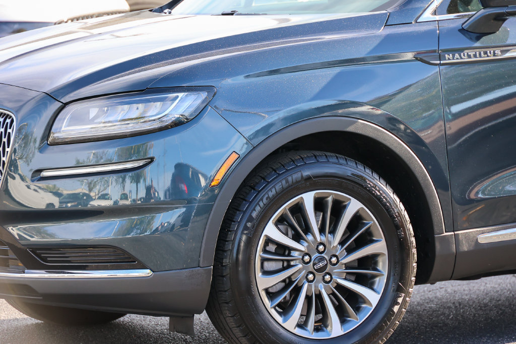 Used 2023 Lincoln Nautilus AWD w/ Premium Package image 18