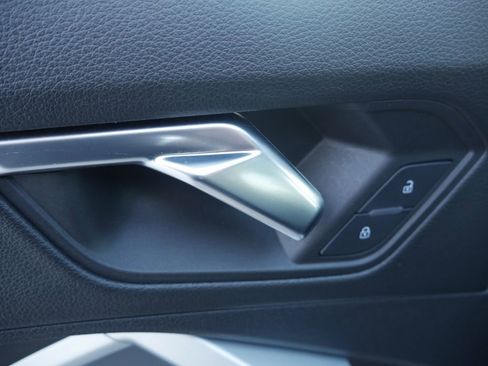 Certified 2022 Audi Q3 2.0T Premium Plus w/ Premium Plus Package image 17