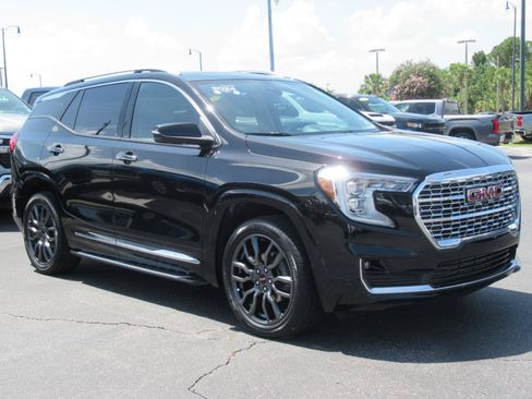 Certified 2024 GMC Terrain Denali w/ Black Diamond Edition AWD/4WD image 3