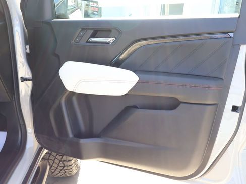 New 2026 GMC Canyon AT4X w/ AT4X AEV Edition AWD/4WD image 37