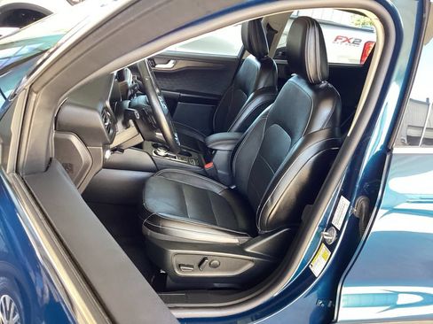 Used 2020 Ford Escape Titanium AWD/4WD image 32