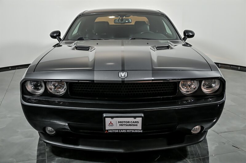 Used 2010 Dodge Challenger SRT8 RWD image 4