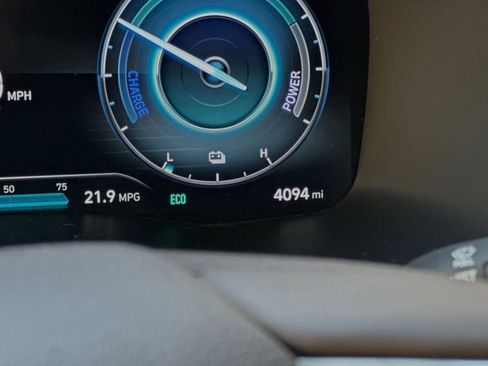 Used 2023 Hyundai Santa Fe SEL Convenience image 24