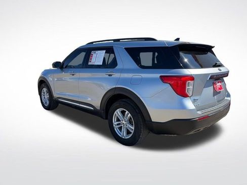Used 2022 Ford Explorer XLT image 5