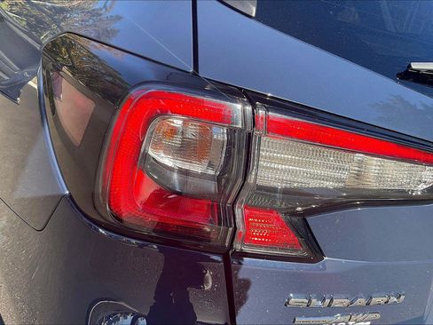 Used 2023 Subaru Outback Premium image 32