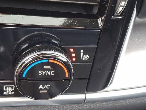 Certified 2022 Nissan Rogue SV w/ SV Premium Package image 27