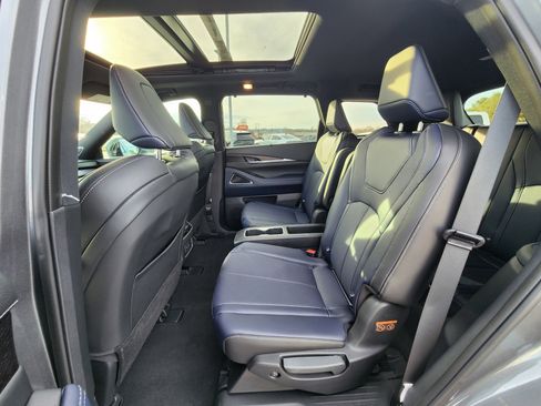 Used 2026 INFINITI QX60 Sport w/ Dark Cargo Package image 20