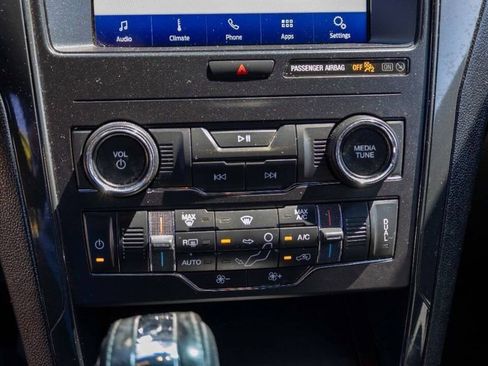 Used 2018 Ford Explorer XLT w/ Equipment Group 201A image 42