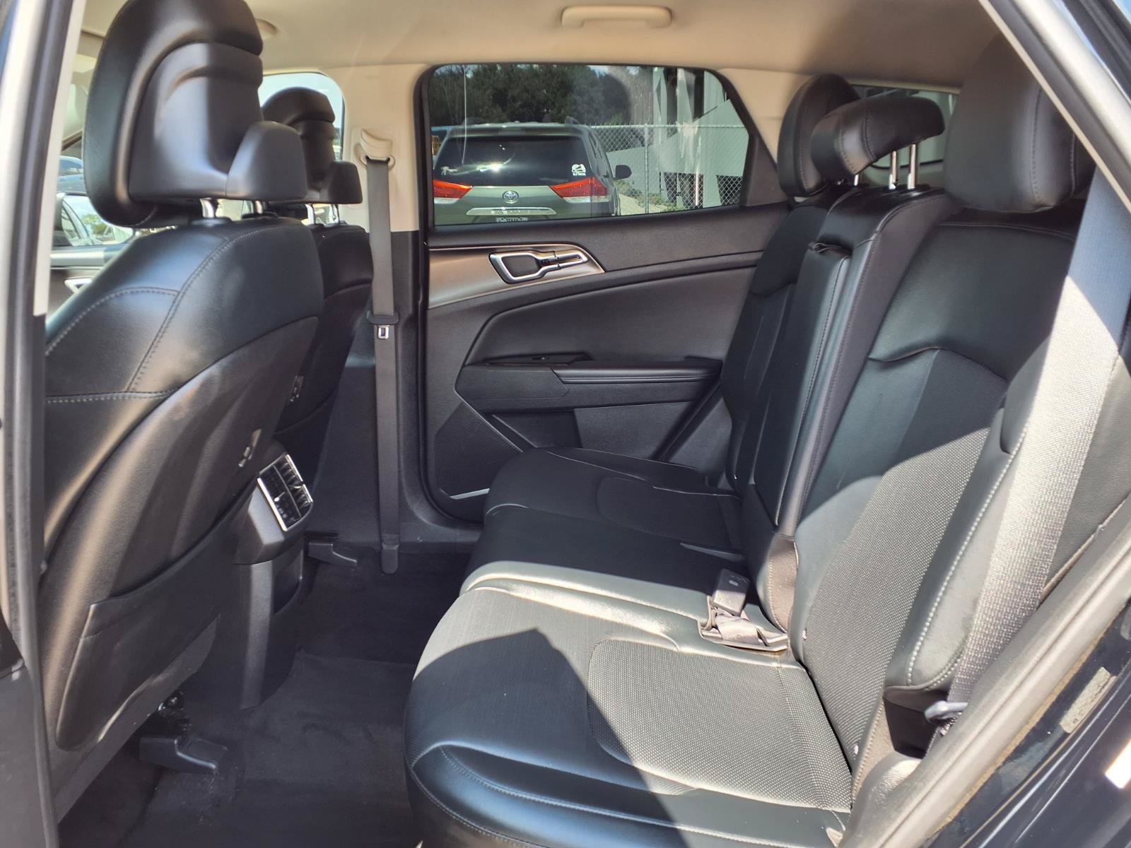 Used 2023 Kia Sportage EX FWD image 22