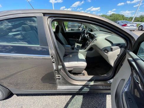 Used 2015 Chevrolet Volt FWD image 29