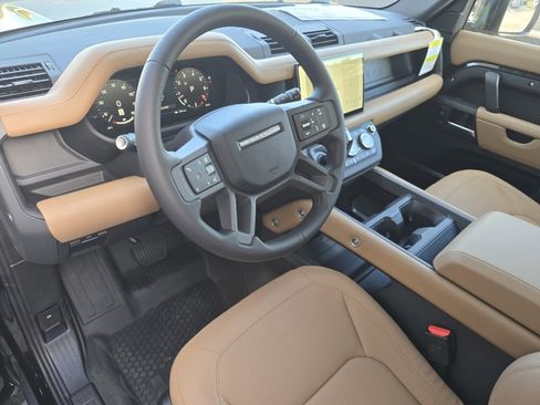 New 2025 Land Rover Defender 110 S image 39