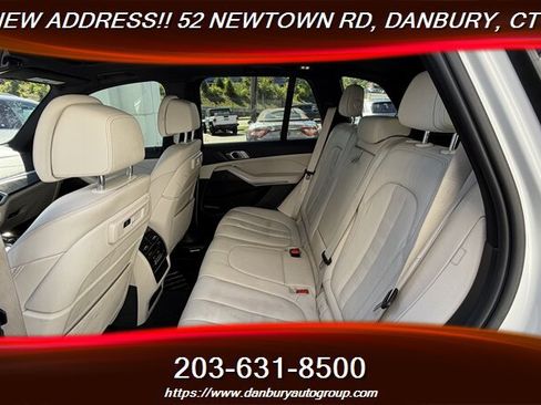 Used 2021 BMW X5 xDrive40i w/ M Sport Package AWD/4WD image 18