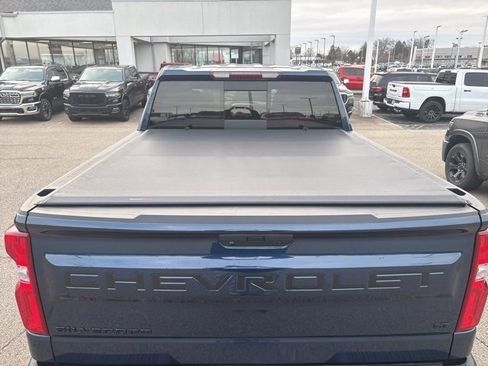 Used 2021 Chevrolet Silverado 1500 LT Trail Boss w/ Convenience Package II image 10